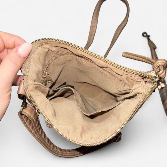 Stone Mountain Tan Crossbody Bag - Picture 7 of 8